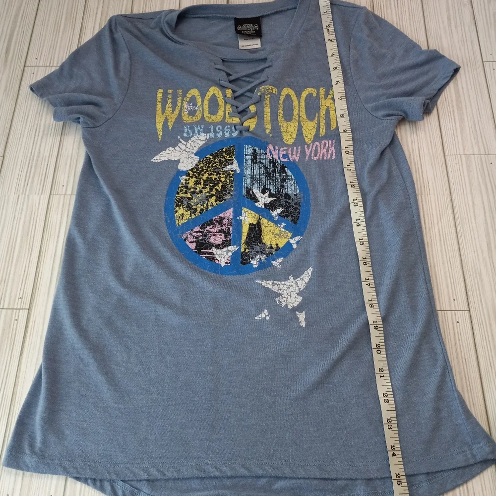 Jerry Leigh Woodstock Distressed Graphic Tee Size Small - Picture 8 of 8